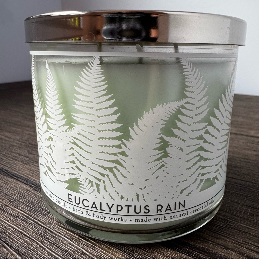 Bath & Body Works Eucalyptus Rain 3-Wick 14.5 ounce Candle